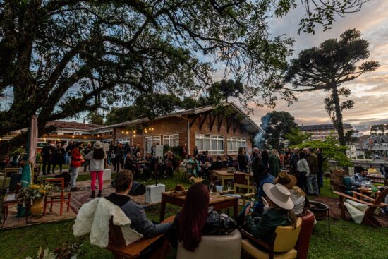 Sunset Garden acontece neste sábado (10) em Canela com churrasco, open bar e tributo aos Beatles